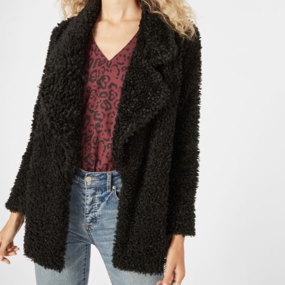 Drape Front Sherpa Coat. Size Small.